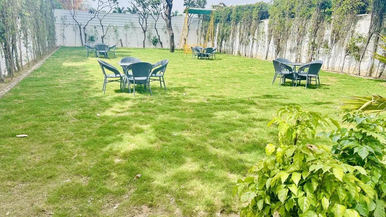 Garden & Sitting
